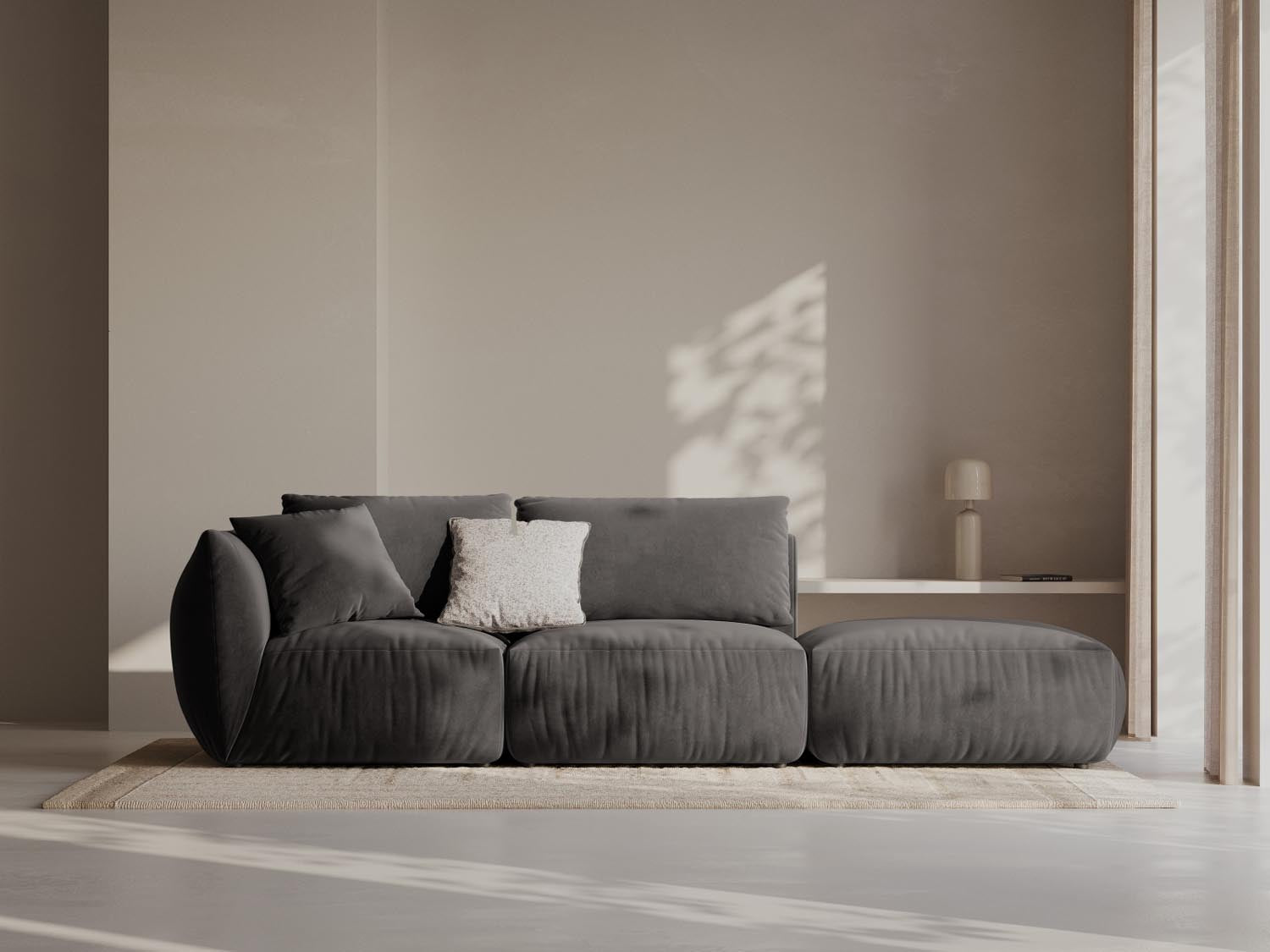 Entdecken Sie das elegante Chris Velour Modular Sofa rechts 3-Sitzer von Micadoni – ideal für zeitgemässe Wohnräume und höchsten Sitzkomfort!
