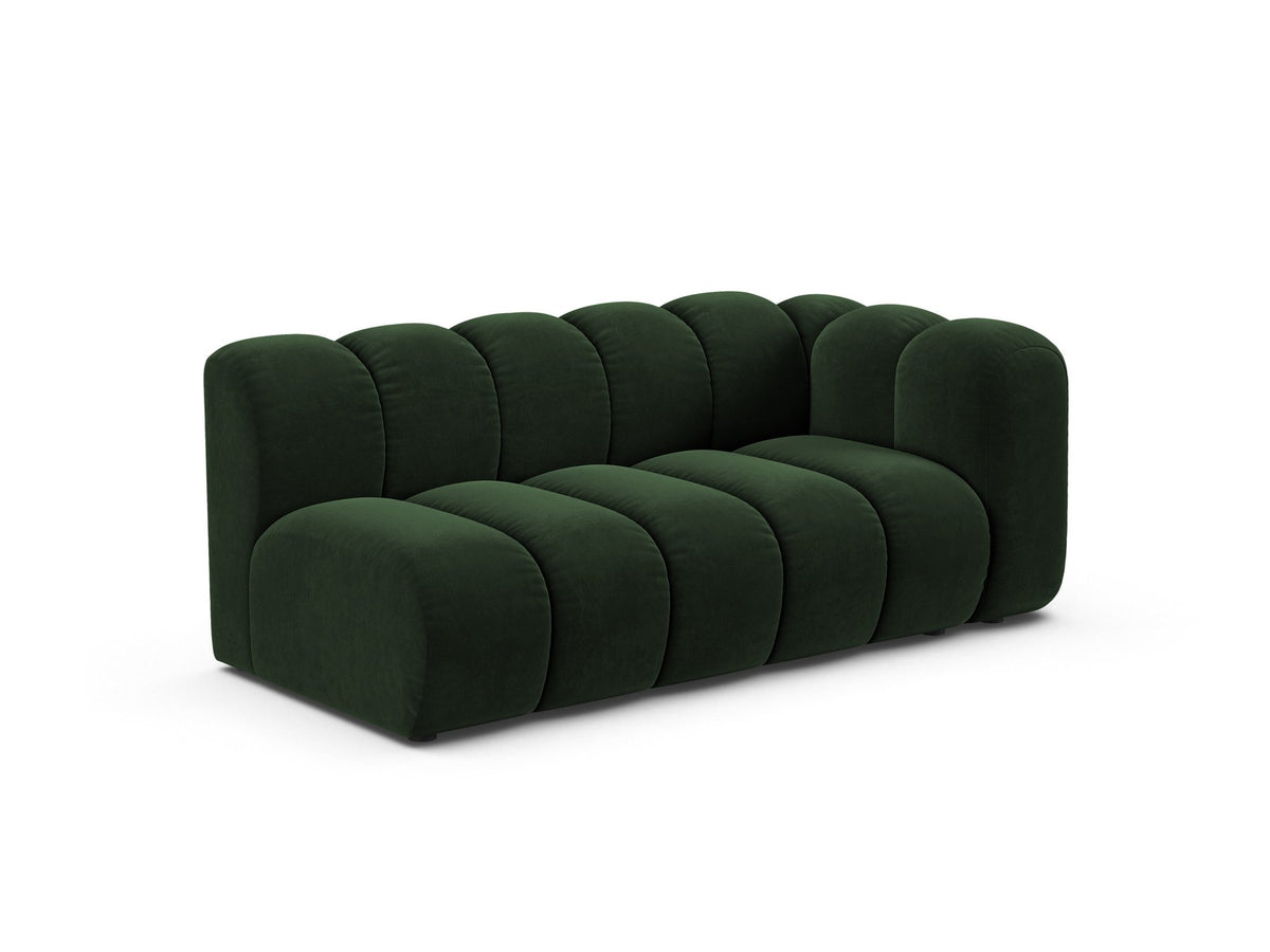 Lupine Dreisitzer von Micadoni, modulares Sofa in leichtem Beige mit Venus Samtstoff, schwarzen Kunststoffbeinen und rechter Ausrichtung.