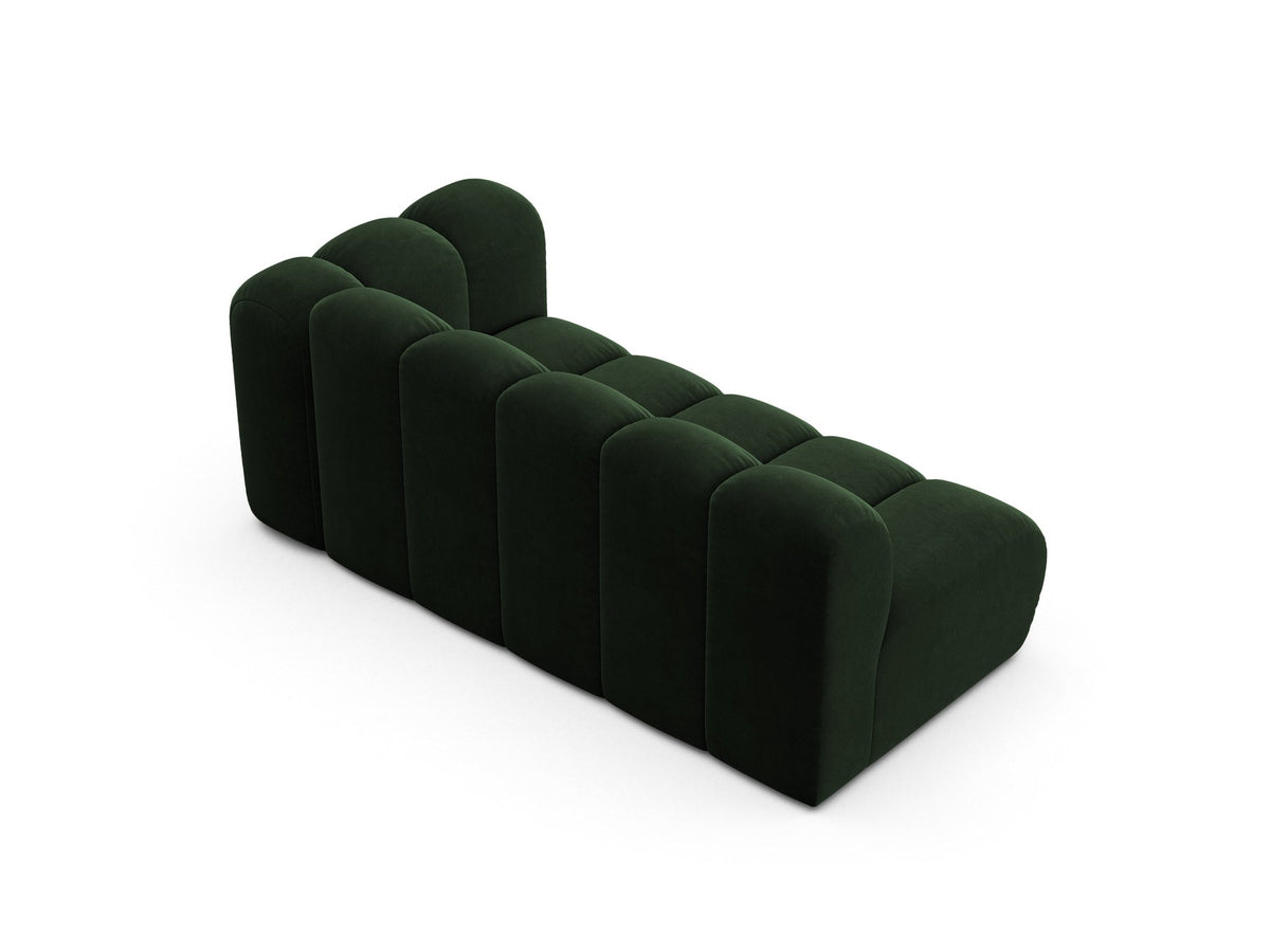Lupine Dreisitzer von Micadoni, modulares Sofa in leichtem Beige mit Venus Samtstoff, schwarzen Kunststoffbeinen und rechter Ausrichtung.
