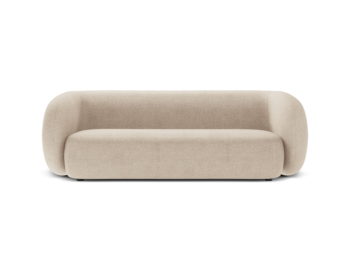 Weisses 3er Sofa Kate von Micadoni mit Bouclé-Stoffbezug, schwarzen Kunststoffbeinen und modularem Aufbau, Frontalansicht.