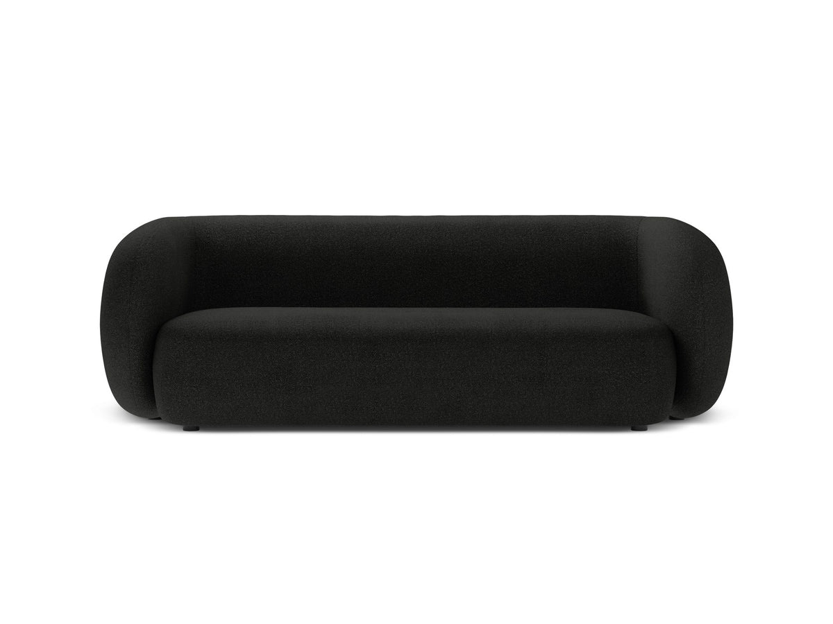 Weisses 3er Sofa Kate von Micadoni mit Bouclé-Stoffbezug, schwarzen Kunststoffbeinen und modularem Aufbau, Frontalansicht.