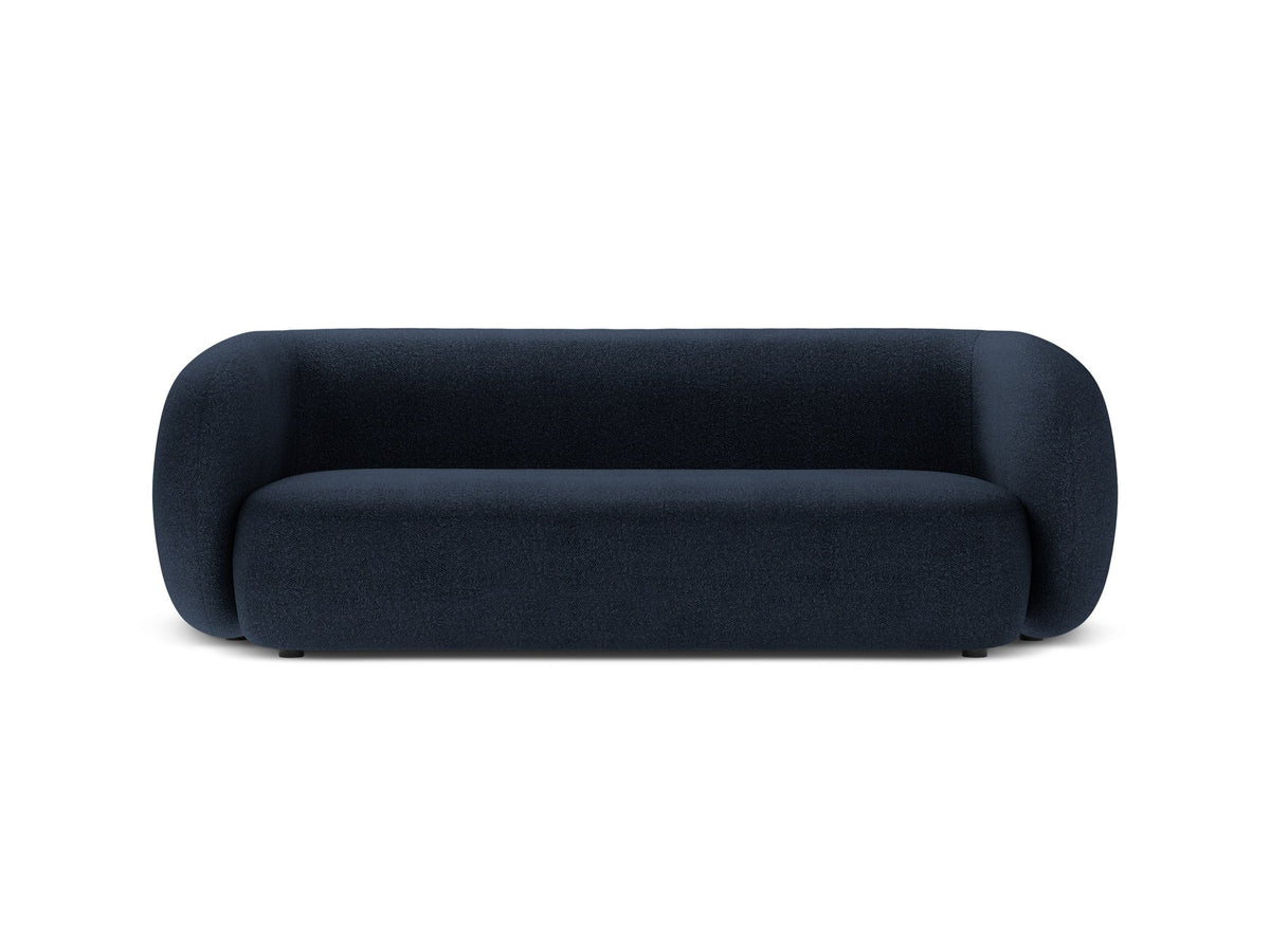 Weisses 3er Sofa Kate von Micadoni mit Bouclé-Stoffbezug, schwarzen Kunststoffbeinen und modularem Aufbau, Frontalansicht.