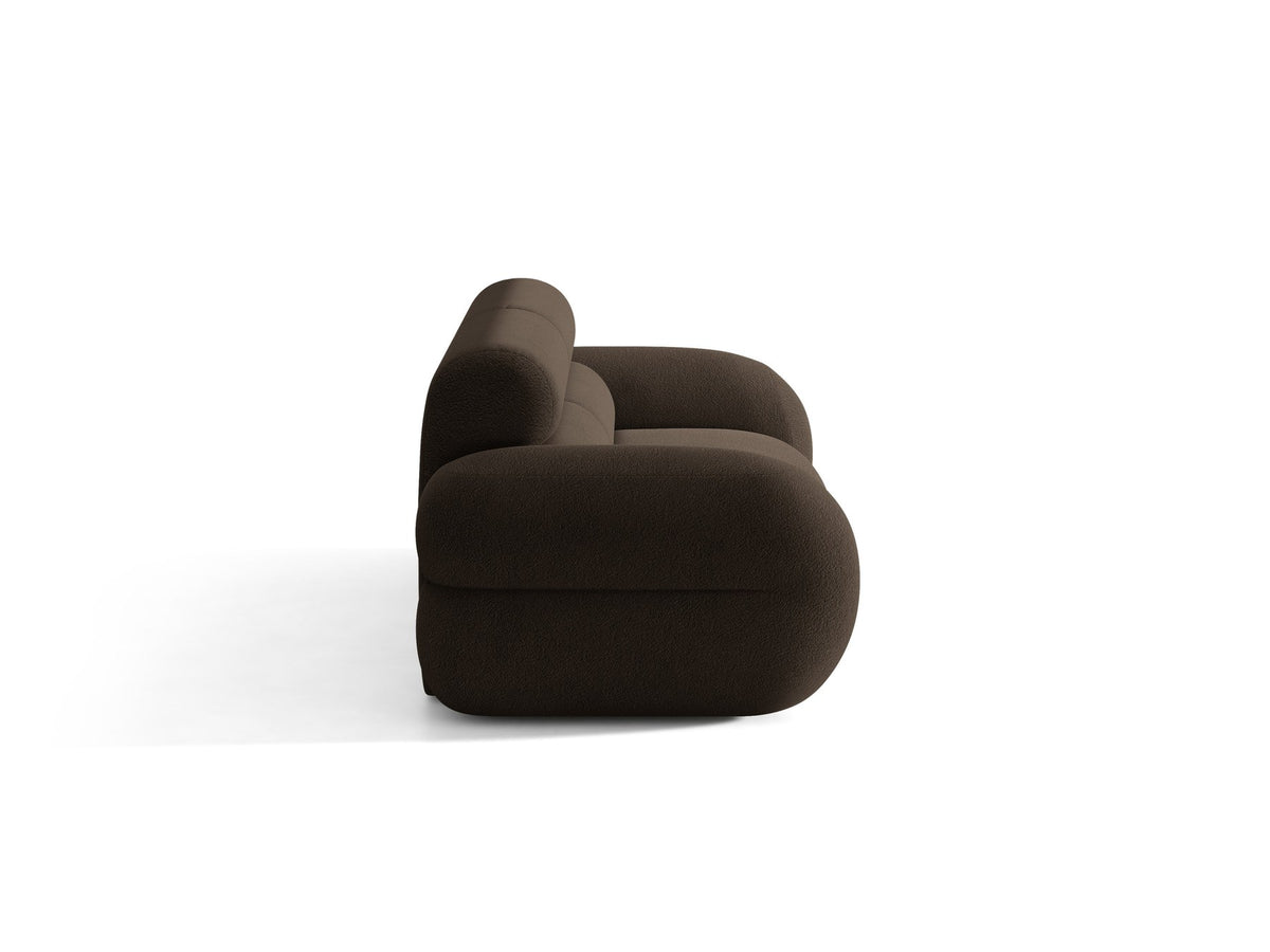 3er Sofa Neo von Micadoni in dunklem Olivgrün, mit strukturiertem Bouclé-Stoff, schwarzen Kunststoffbeinen und hoher gepolsterter Rückenlehne.