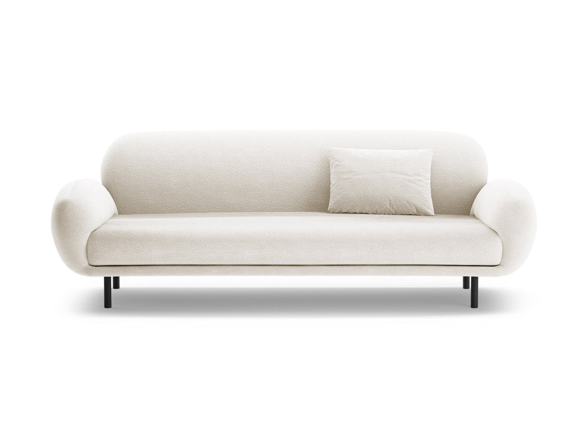 Weisses 3er Sofa Poppy von Micadoni mit strukturiertem Bouclé-Stoff, abgerundeter Silhouette und schlanken schwarzen Metallbeinen.