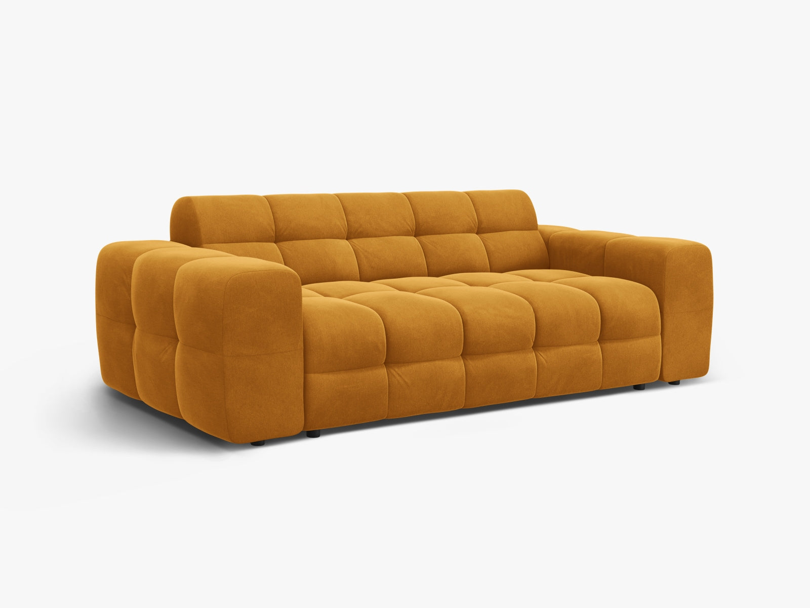 Stilvolles 3-Sitzer Sofa Kendal aus weichem Velours in warmem Senfgelb, perfekt für moderne und gemütliche Wohnambiente.