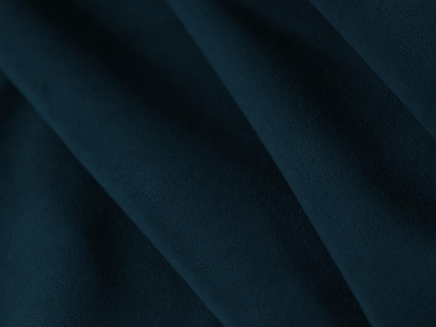 Elegantes Kendal Velour Sofa in tiefem Navy Blau, idealer 3-Sitzer für stilvolle Wohnräume und gemütliche Abende von Micadoni.