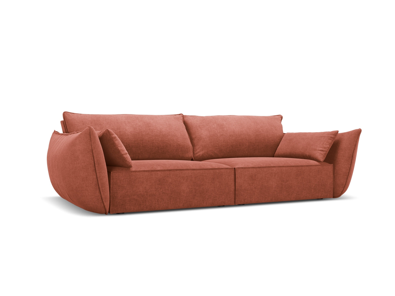 Elegantes Kaelle 3-Sitzer Sofa in warmem Terracotta, ideal für stilvolle Wohnräume. Hochwertige Verarbeitung von Micadoni.