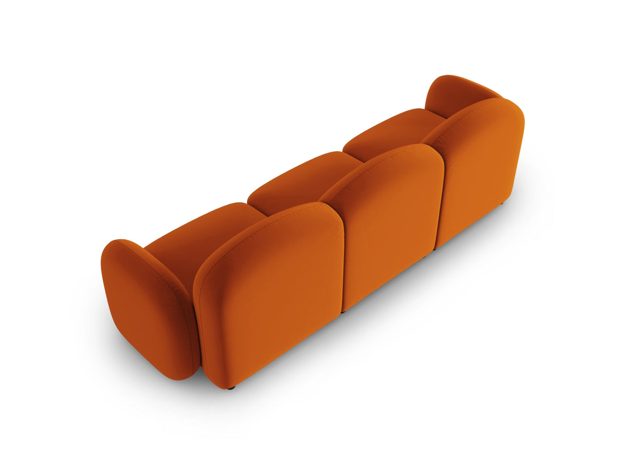 Blair Velour Sofa 3 Sitzer in Terracotta-Casino präsentiert im Onlineshop von KAQTU Design AG. 3er Sofa ist von Micadoni