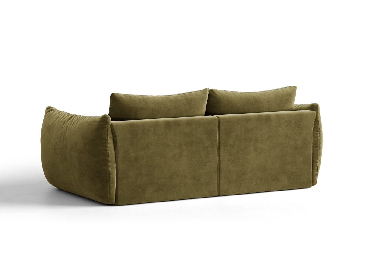 Beige gepolstertes 3er Sofa Bloom von Micadoni mit Veloursstoff Casino Pearl, schwarzen Kunststoffbeinen und grossen Rückenkissen.