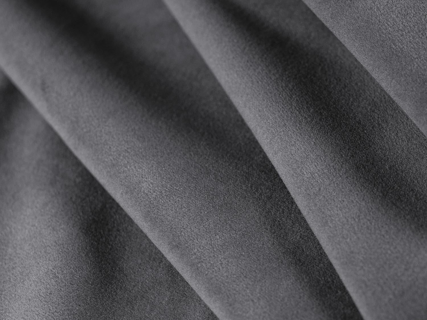 Elegantes 3-Sitzer Sofa Molino in luxuriösem Velours, dunkelgrau, ideal für stilvolle Wohnräume und entspannte Stunden.