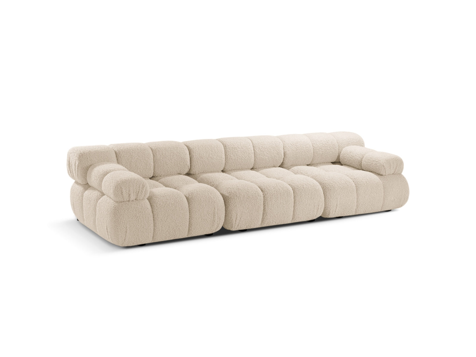 Entdecken Sie das elegante Bellis Boucle Sofa von Micadoni – ein modulares 3-Sitzer Möbelstück, das Komfort und Stil vereint.