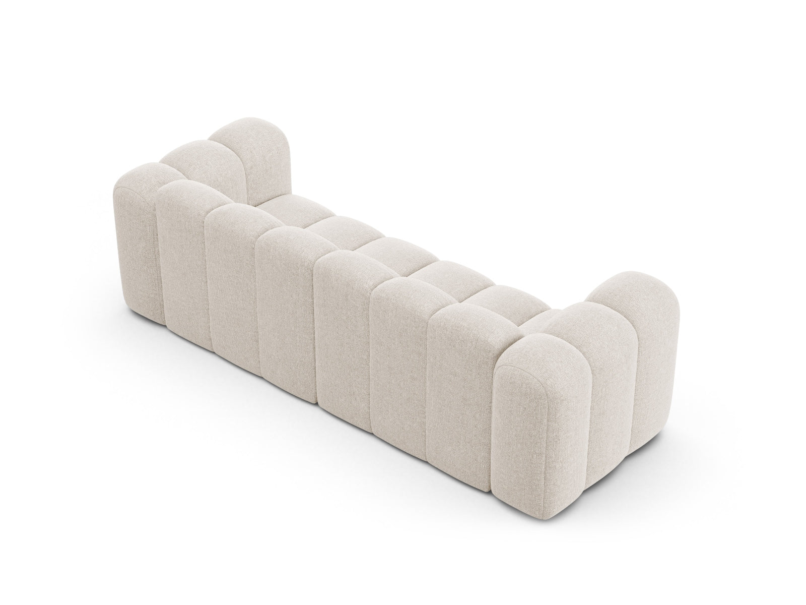 Modernes 3-Sitzer Sofa Lupine in zartem Beige, perfekt für gemütliche Wohnzimmer. Exquisite Qualität und zeitloses Design von Micadoni.