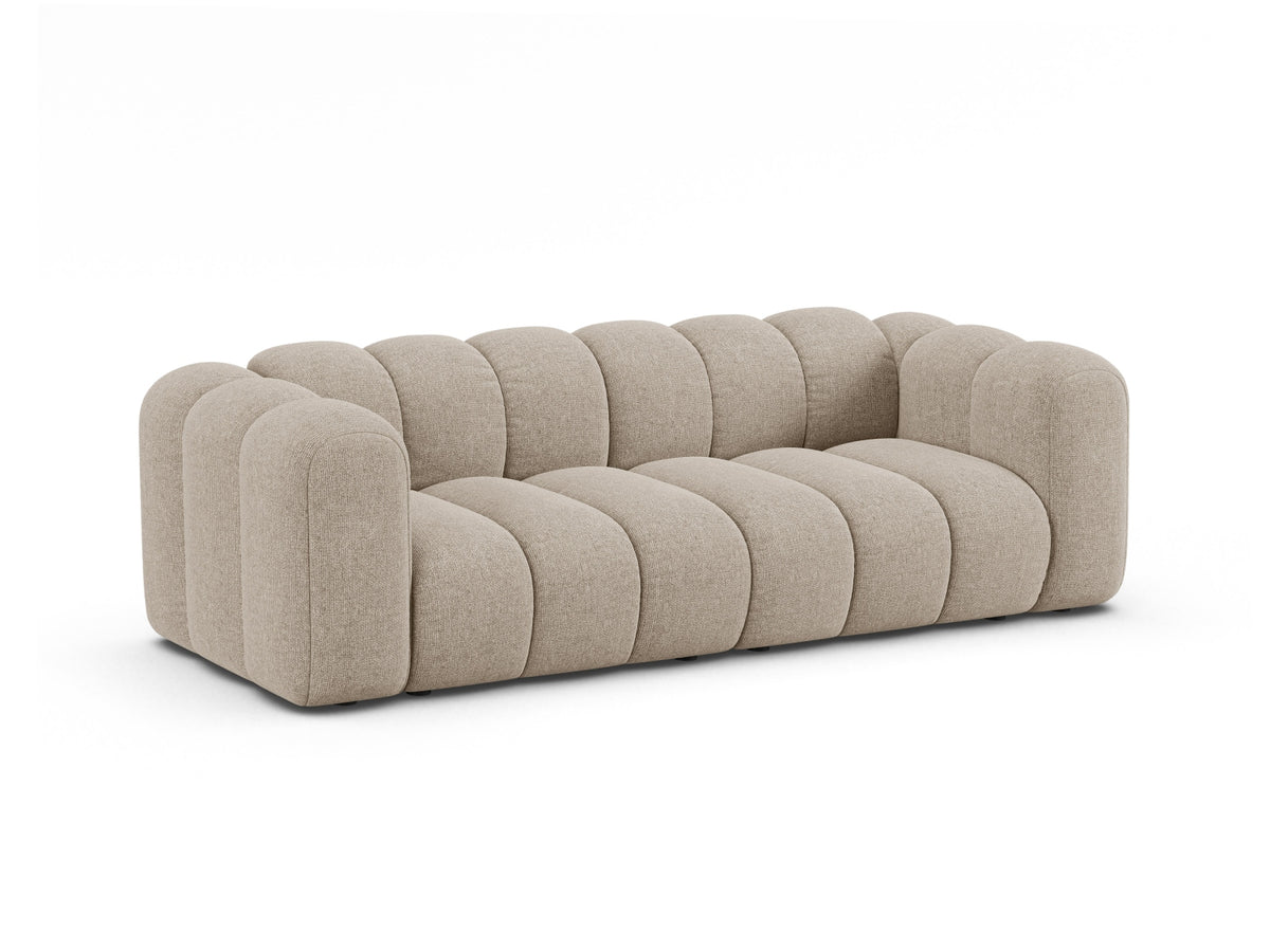 Lupine Sofa 3 Sitzer in Dark Beige-Eden präsentiert im Onlineshop von KAQTU Design AG. 3er Sofa ist von Micadoni