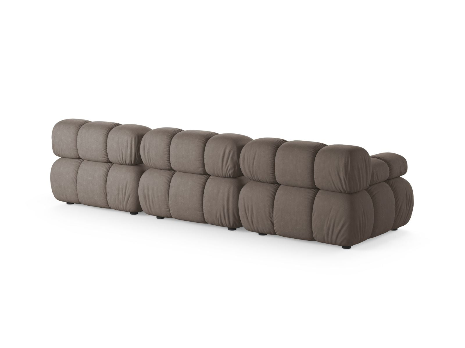 Elegantes 3-Sitzer Sofa Bellis in Cappuccino-Liberty, ideal für modernes Wohnen und entspannte Stunden mit Familie und Freunden.