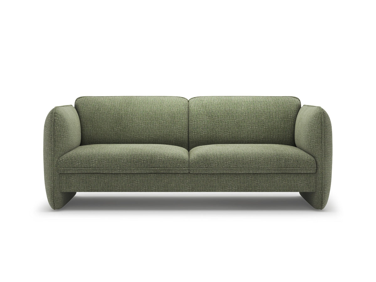 Kobaltblaues 3er Sofa Georgia von Micadoni mit Samtvelours-Bezug, schwarzen Kunststoffbeinen und gepolsterten Armlehnen als Sitzfläche.