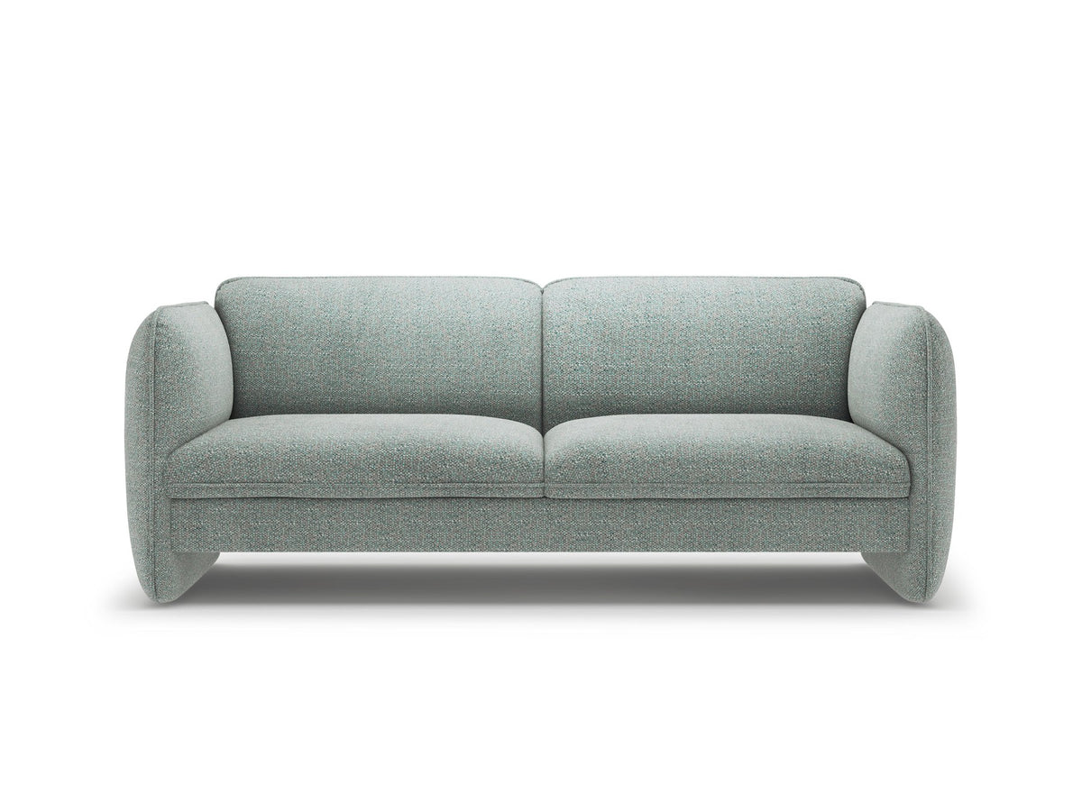 Kobaltblaues 3er Sofa Georgia von Micadoni mit Samtvelours-Bezug, schwarzen Kunststoffbeinen und gepolsterten Armlehnen als Sitzfläche.