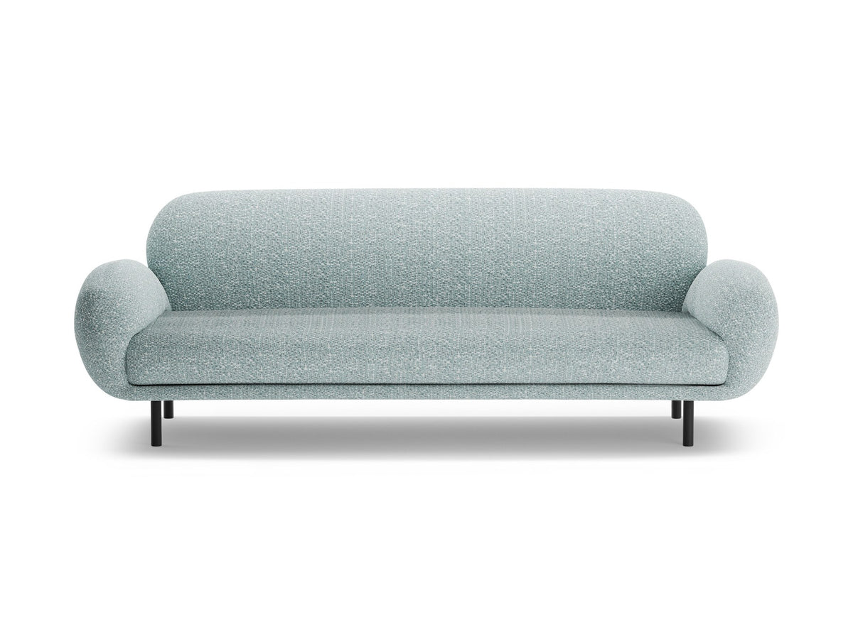 Weisses 3er Sofa Poppy von Micadoni mit strukturiertem Bouclé-Stoff, abgerundeter Silhouette und schlanken schwarzen Metallbeinen.