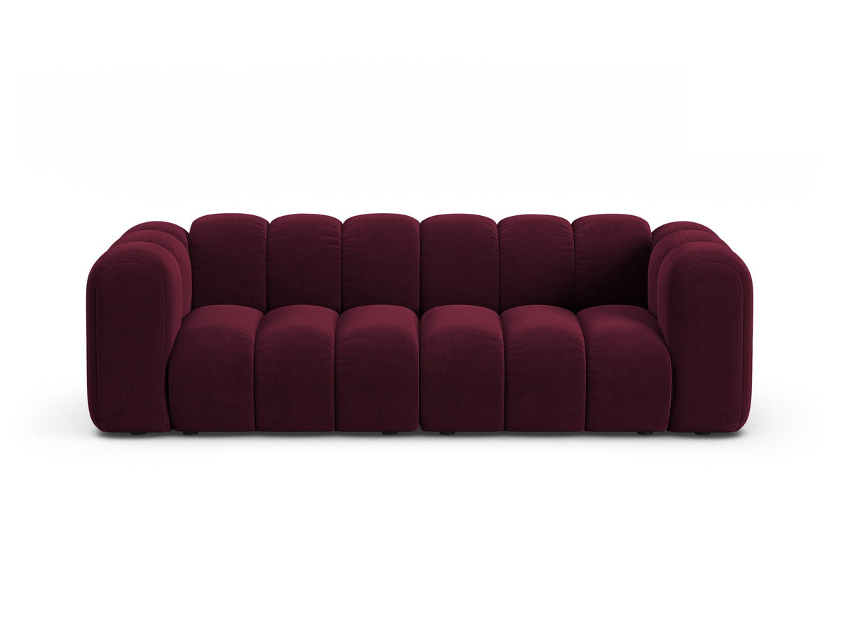 Beigefarbenes 3er Sofa Lupine von Micadoni aus Samtstoff mit schwarzen Kunststoffbeinen, niedriger Rückenlehne und modularem Aufbau.