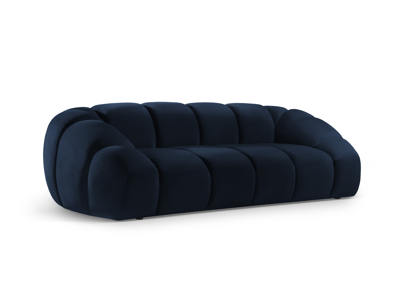 Elegantes Diana Velour Sofa in Royalblau, 3-Sitzer von Micadoni, ideal für stilvolle Wohnräume und gemütliche Abende.