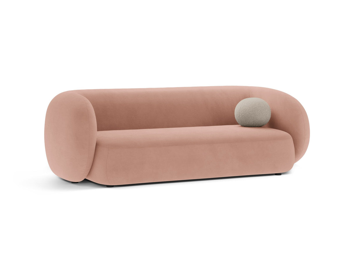Weisses 3er Sofa Kate von Micadoni mit Bouclé-Stoffbezug, schwarzen Kunststoffbeinen und modularem Aufbau, Frontalansicht.