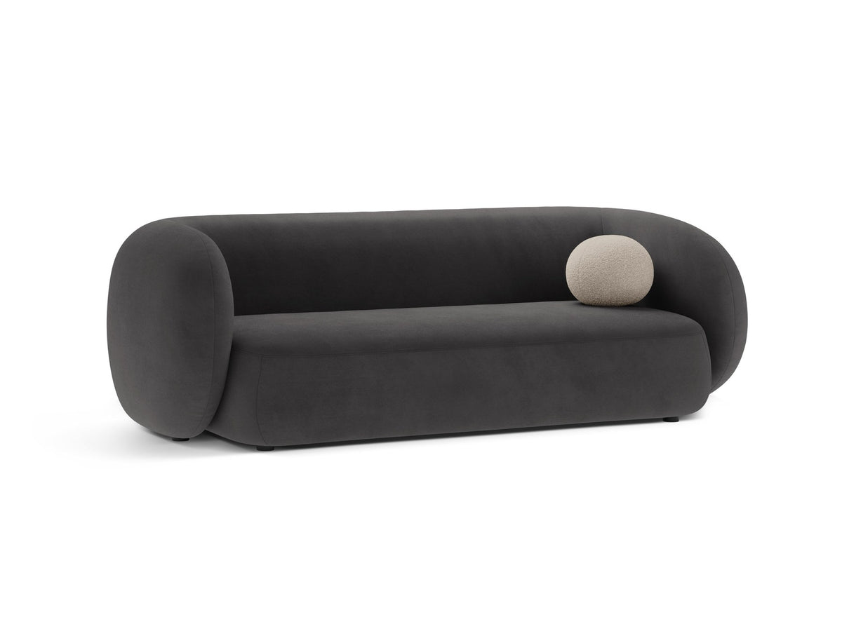 Weisses 3er Sofa Kate von Micadoni mit Bouclé-Stoffbezug, schwarzen Kunststoffbeinen und modularem Aufbau, Frontalansicht.