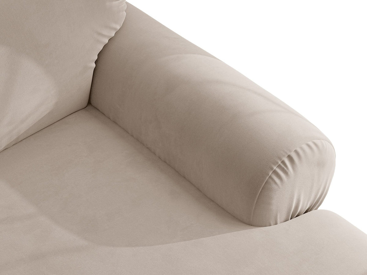 3er Sofa Ophelia von Micadoni in Beige mit Liberty Stoffbezug, niedriger Rückenlehne und schwarzen Kunststoffbeinen, modulare Bauweise sichtbar.