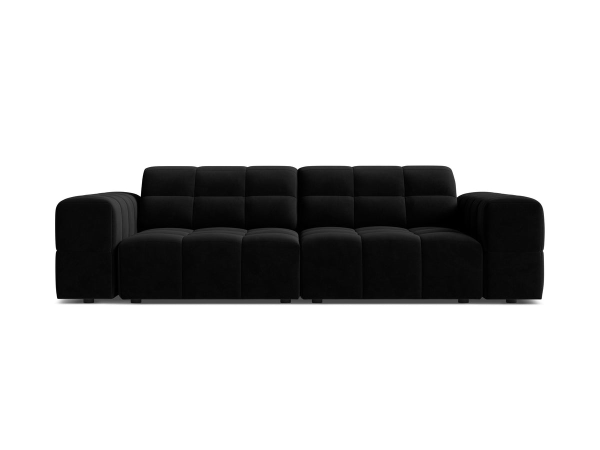 Beige gepolstertes 3er Sofa Jennifer von Micadoni mit schwarzen Kunststoffbeinen und leicht geneigter Rückenlehne, Stoffbezug Bluvel.