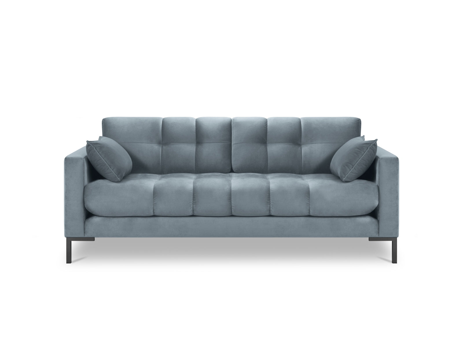 Stilvolles 3-Sitzer Sofa Mamaia aus Velours in sanften Blautönen, perfekt für moderne Wohnzimmer und gemütliche Abende.