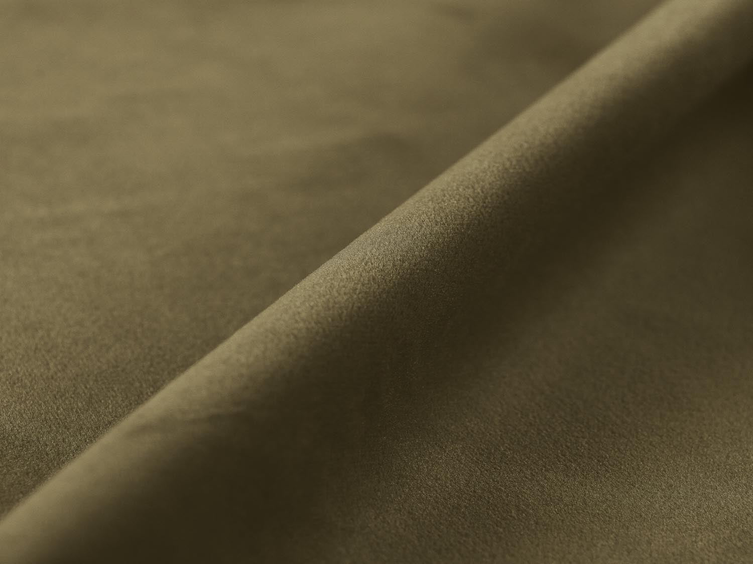 Erleben Sie das elegante Noomi Velour Sofa 3 Sitzer von Micadoni – der perfekte Blickfang für Ihr modernes Zuhause, vereint Stil und Gemütlichkeit.