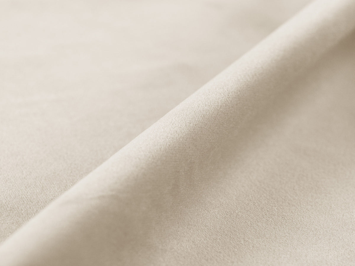 Nuria Velour Sofa 3 Sitzer in Beige-Paris präsentiert im Onlineshop von KAQTU Design AG. 3er Sofa ist von Micadoni