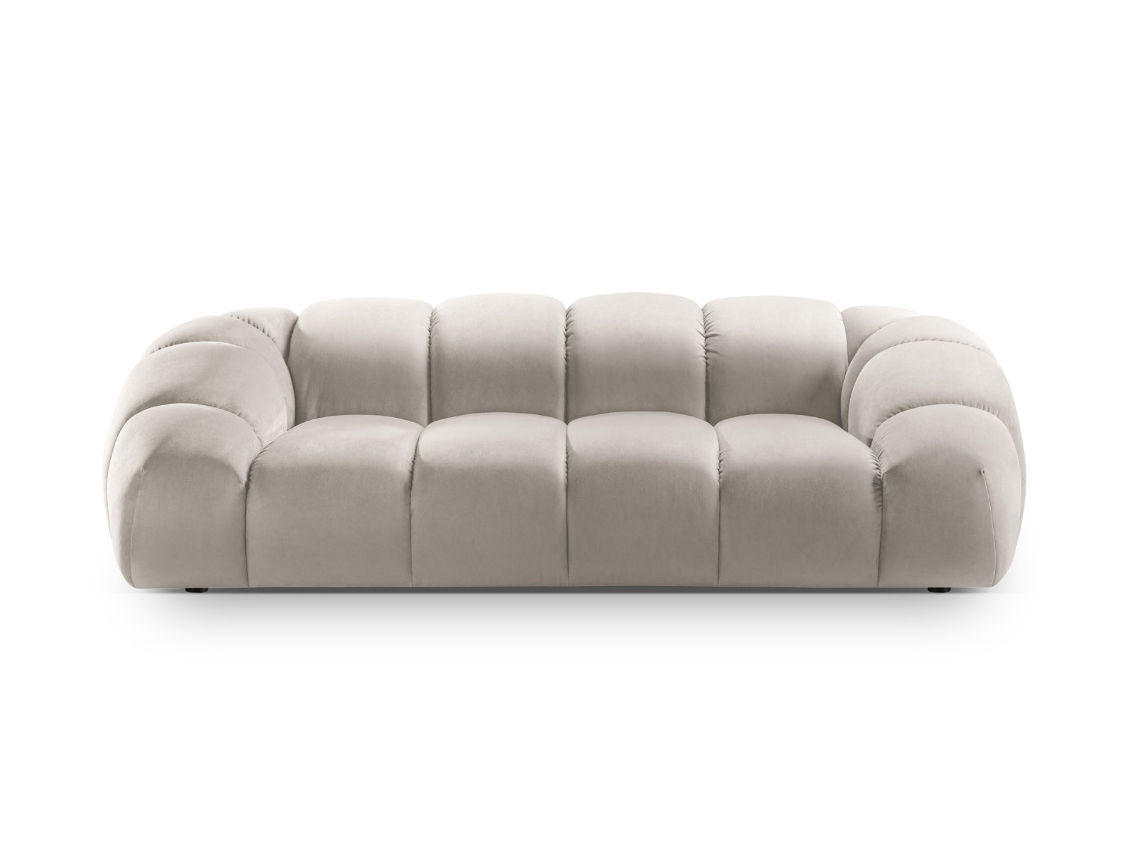 Elegantes 3-Sitzer Sofa Diana aus weichem Velours in zartem Beige, ideal für gemütliche Abende und stilvolle Einrichtung.
