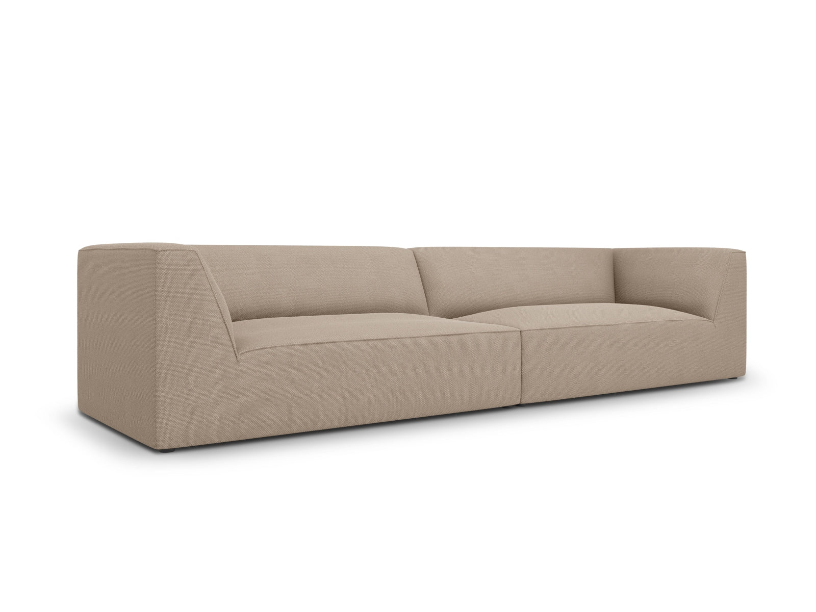 Elegantes Ruby Sofa für 4 Personen in stilvollem Dunkelbeige, ideal für moderne Wohnräume, erhältlich bei KAQTU Design AG.