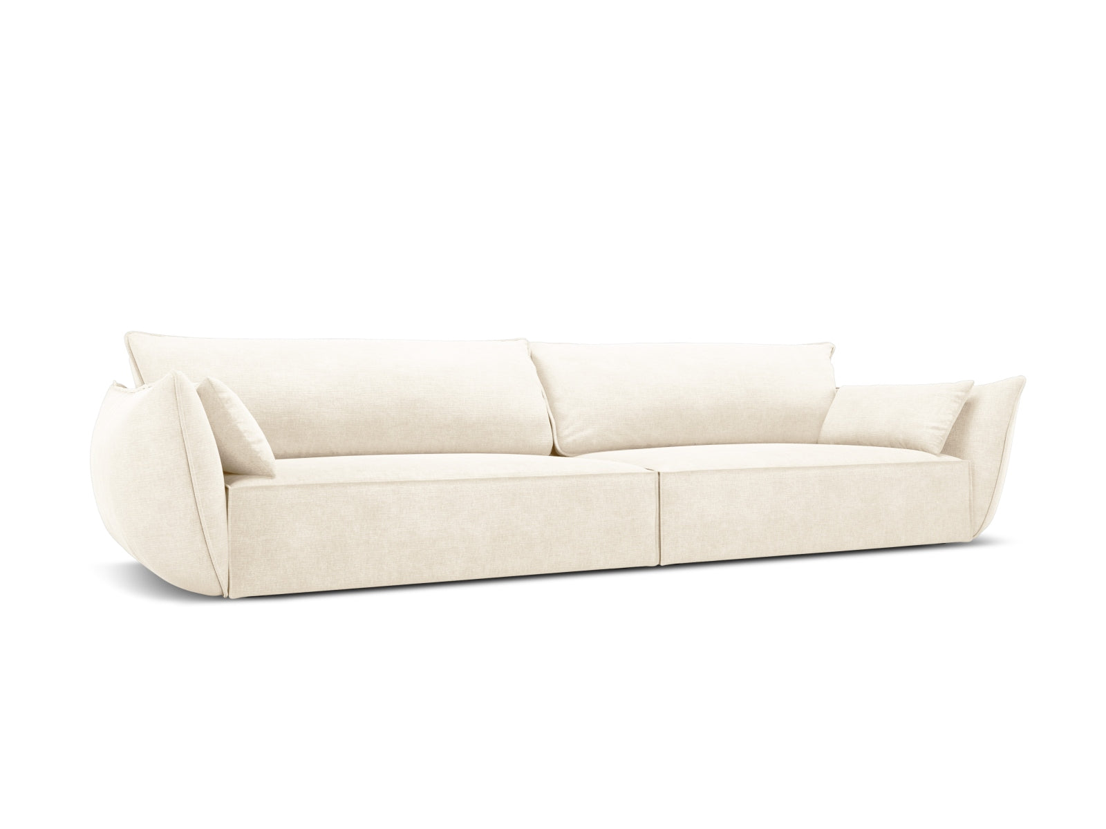 Elegantes Kaelle 4-Sitzer Sofa in hellem Beige, stilvoll und modern, ideal für jedes Wohnzimmer, präsentiert von Micadoni.