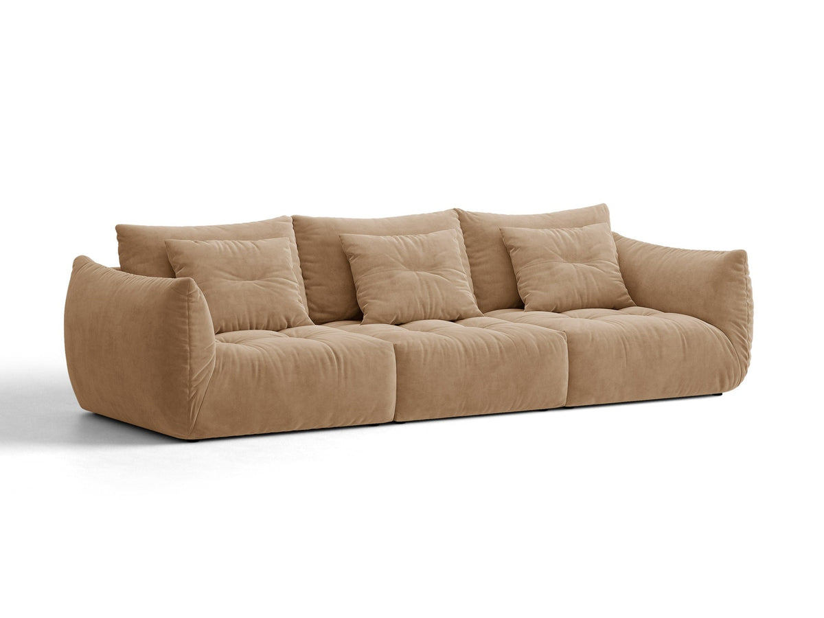 Modulares 4er Sofa Bloom von Micadoni in leichtem Beige, Bezug aus Casino-Velours, schwarze Kunststoffbeine, gepolsterte Rückenkissen.