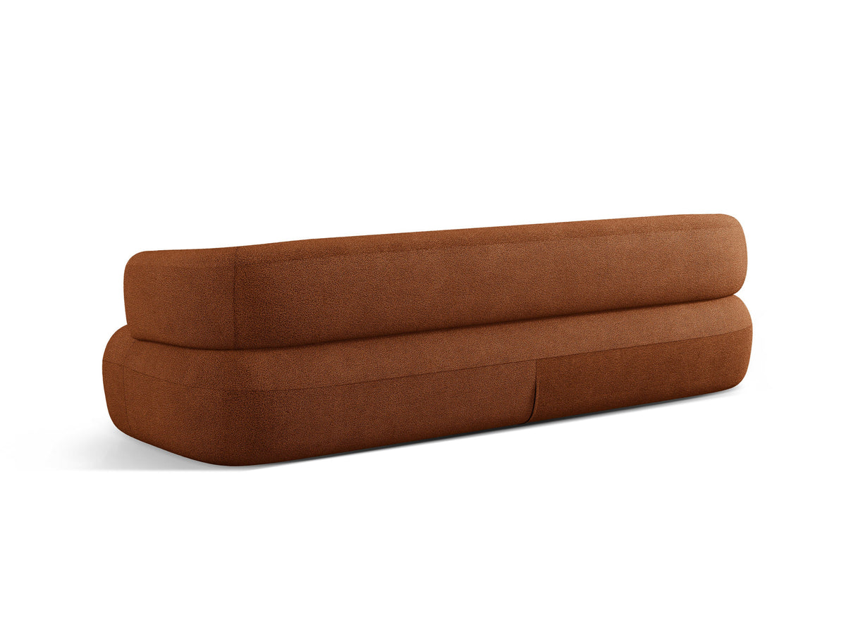 Jenny Boucle Sofa 4 Sitzer in Brick-Now or Never präsentiert im Onlineshop von KAQTU Design AG. 4er Sofa ist von Micadoni