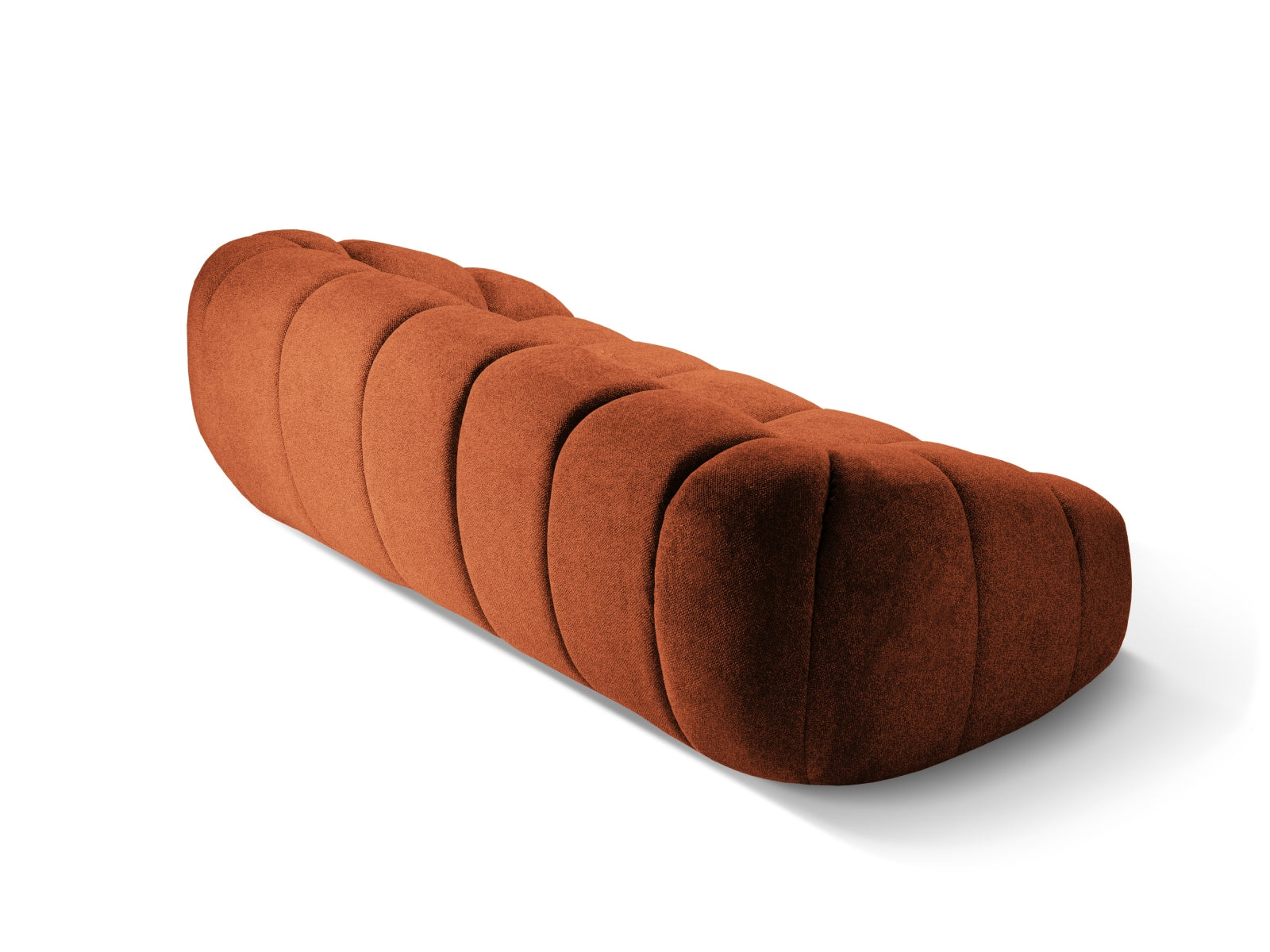 Elegantes 4-Sitzer Sofa Diana in warmem Terracotta, ideal für einladende und geschmackvolle Wohnräume von Micadoni.