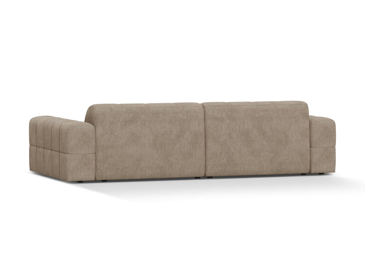 Beigefarbenes 4er Sofa Jennifer von Micadoni mit Samt-ähnlichem Bluvel-Stoff, schwarzen Kunststoffbeinen und gerader Rückenlehne.