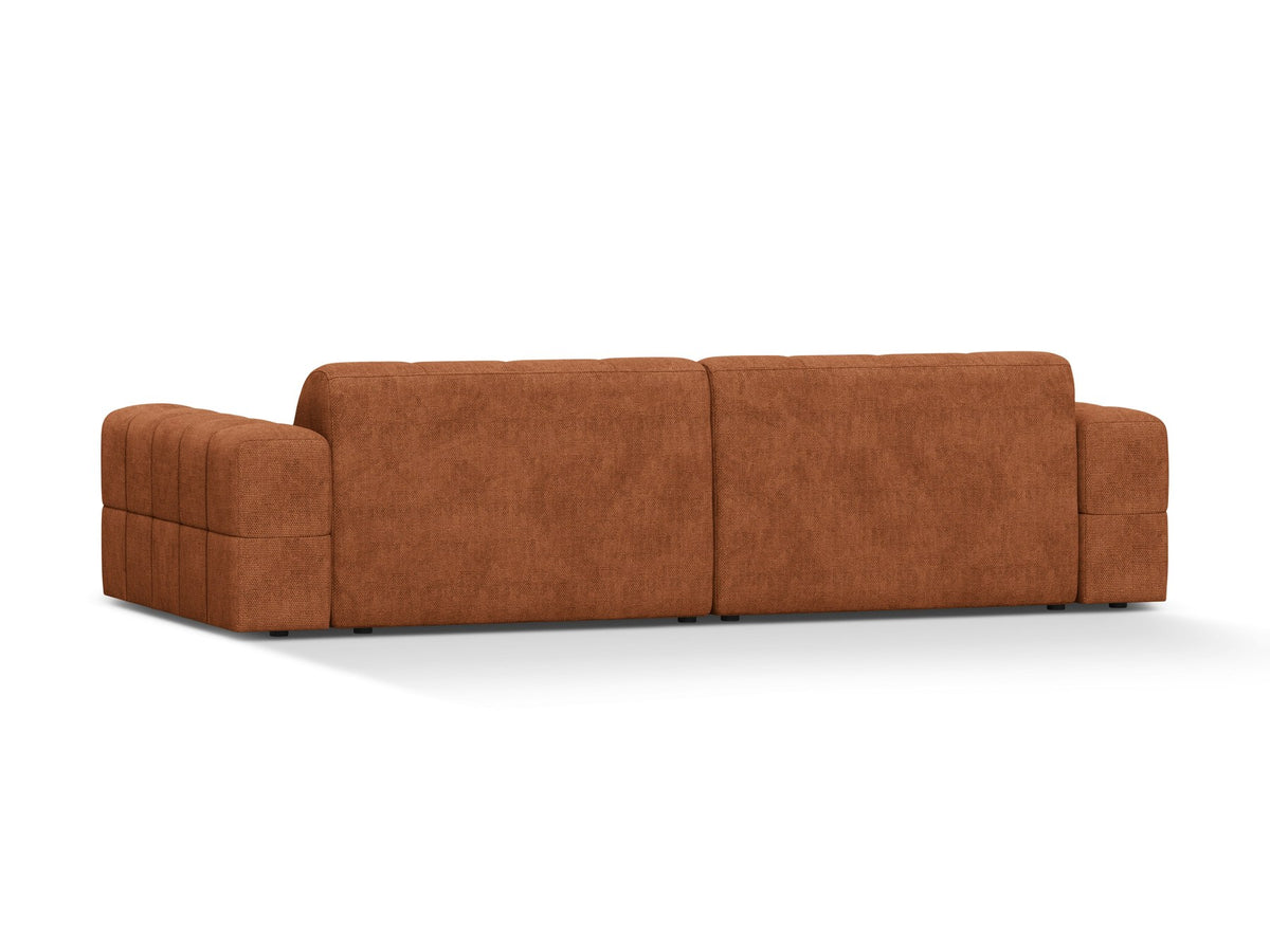 Beigefarbenes 4er Sofa Jennifer von Micadoni mit Samt-ähnlichem Bluvel-Stoff, schwarzen Kunststoffbeinen und gerader Rückenlehne.