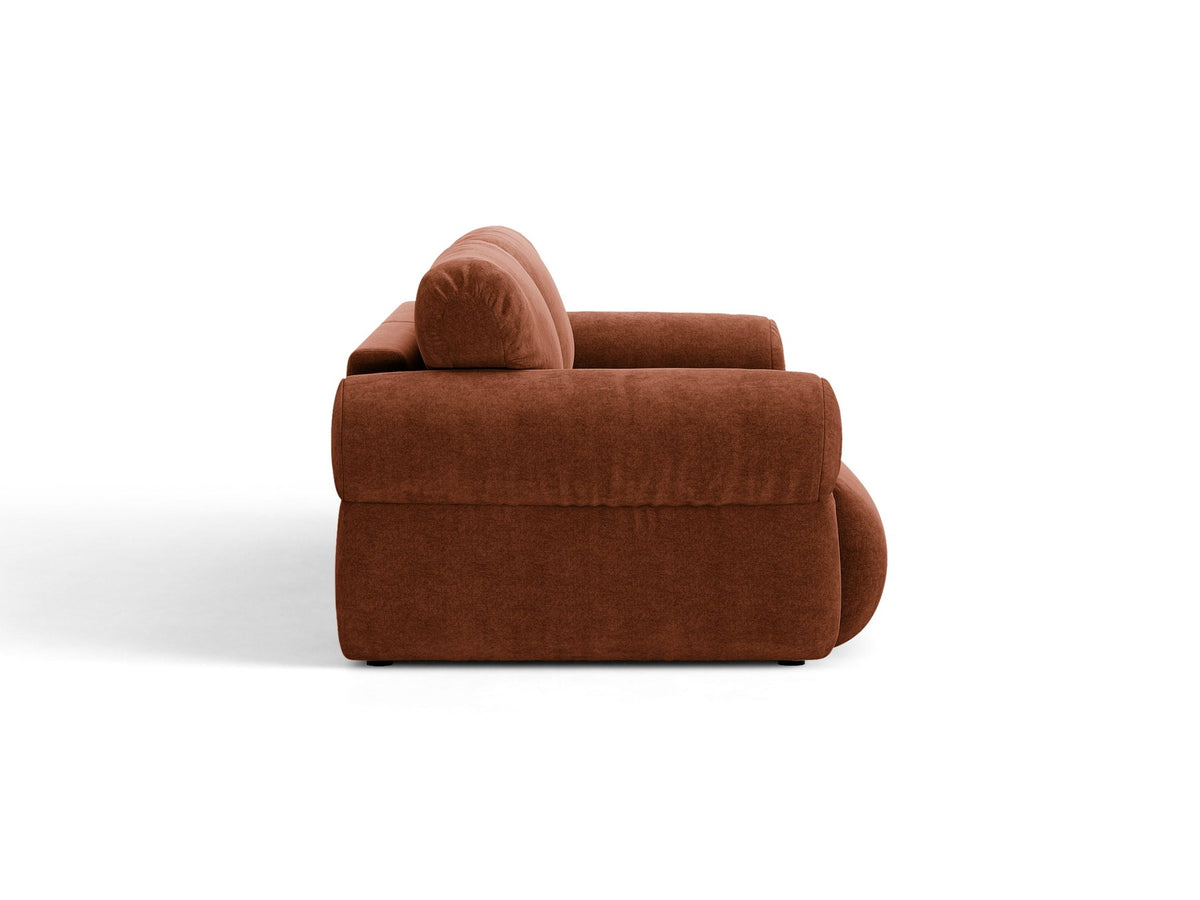 Beiges 4er Sofa Ophelia von Micadoni mit Liberty-Stoffbezug, niedriger Rückenlehne und schwarzen Kunststoffbeinen aus Polypropylen.