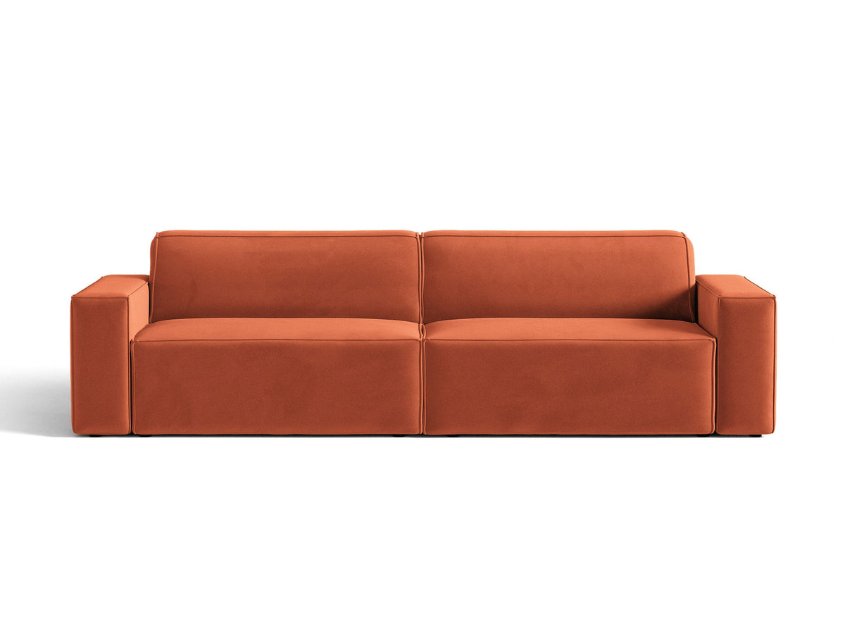 Modulares 4er Sofa Jodie von Micadoni in leichtem Beige mit Venus Samtstoff, schwarzen Kunststoffbeinen und niedriger Rückenlehne.