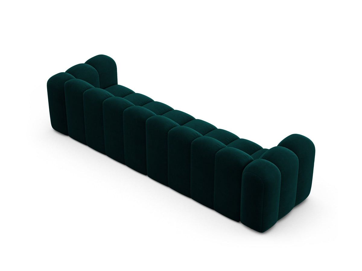 Beigefarbenes 4er Sofa Lupine von Micadoni aus Venus-Samtstoff mit schwarzen Kunststoffbeinen, modulares Design für dein Wohnzimmer.
