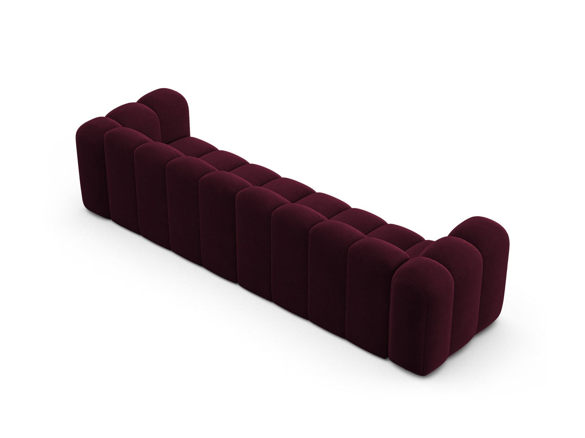 Beigefarbenes 4er Sofa Lupine von Micadoni aus Venus-Samtstoff mit schwarzen Kunststoffbeinen, modulares Design für dein Wohnzimmer.