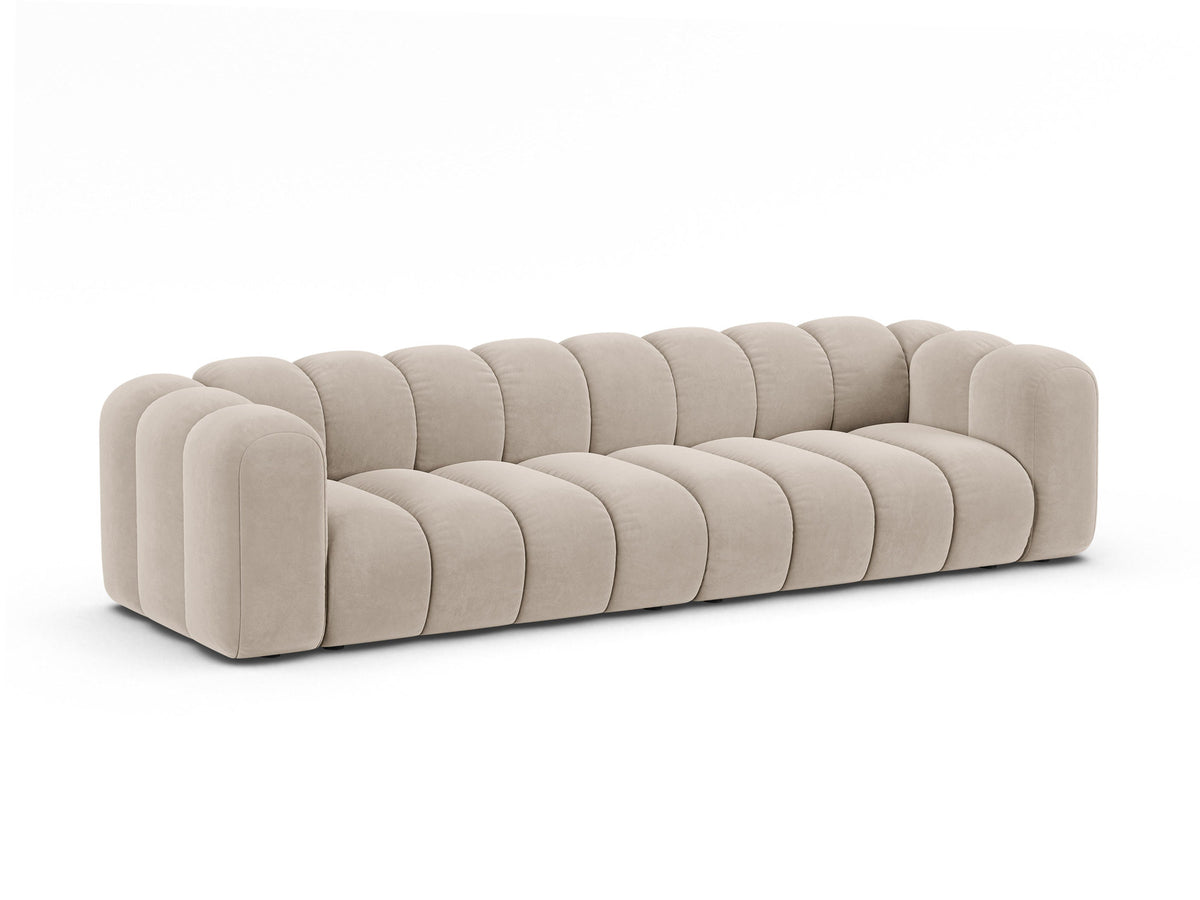 Lupine Velour modulares Sofa 4 Sitzer in Beige-Salvador präsentiert im Onlineshop von KAQTU Design AG. 4er Sofa ist von Micadoni