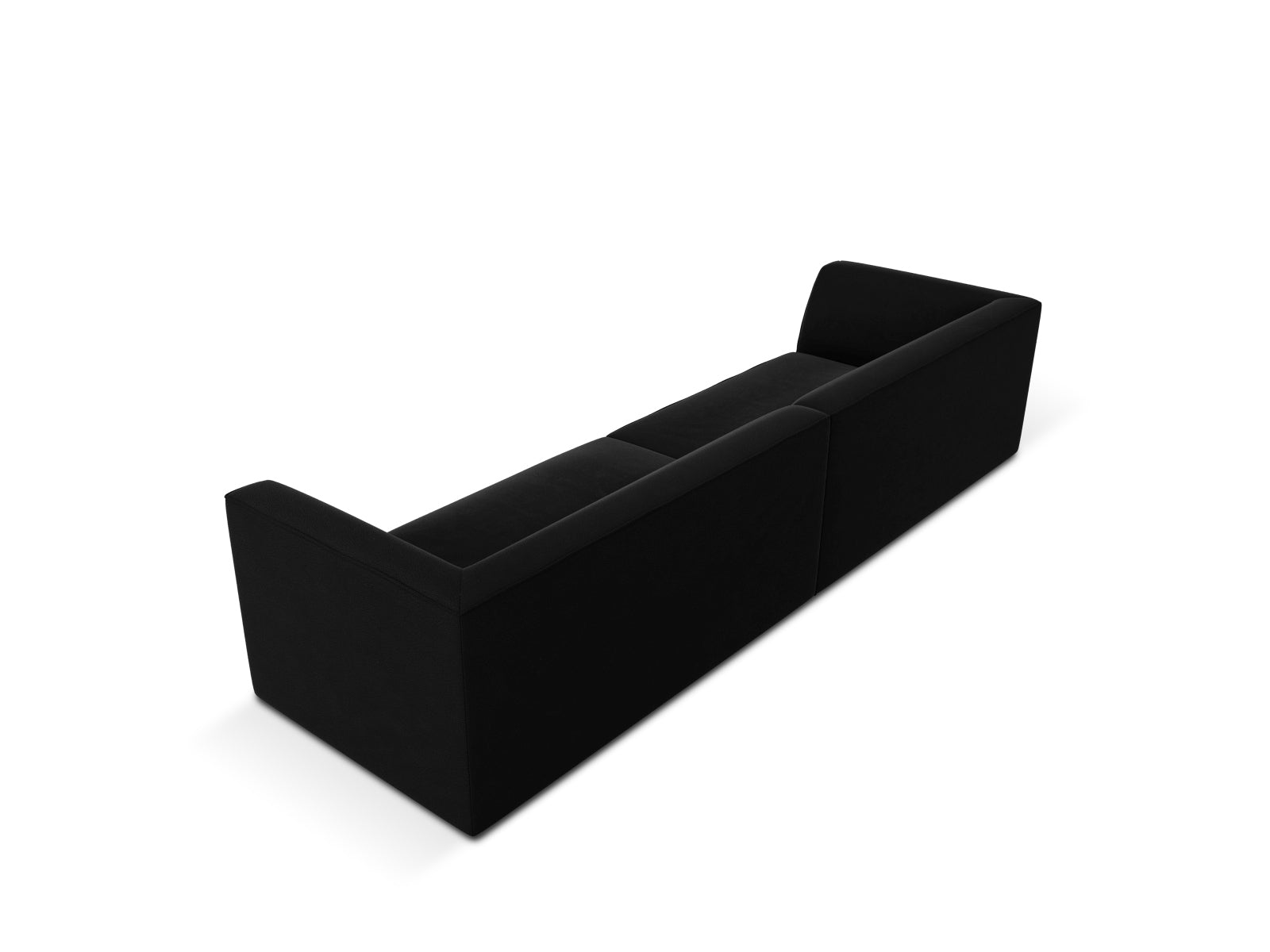 Elegantes 4-Sitzer Sofa in Ruby Velours von Micadoni, ideal für moderne Wohnzimmer. Hochwertige Verarbeitung und ansprechendes Design vereinen sich.