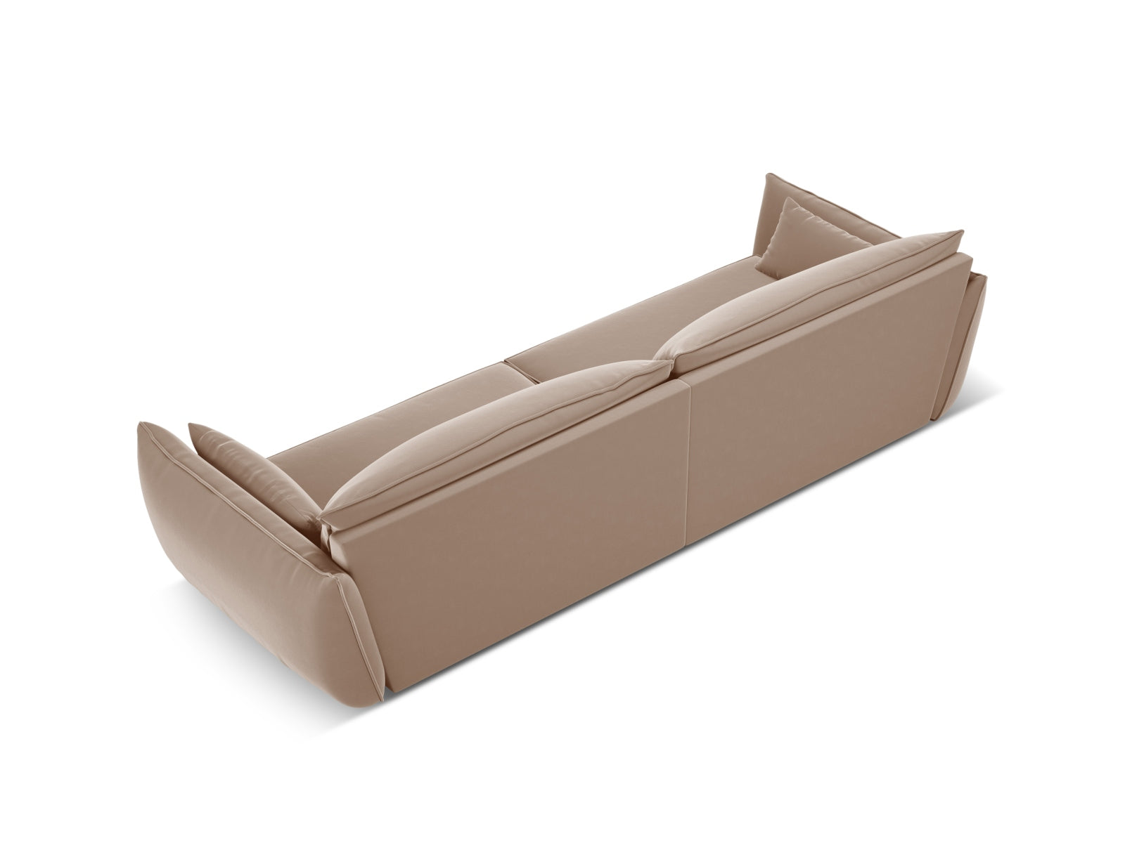 Stylisches 4-Sitzer Sofa Kaelle von Micadoni in edlem Beige-Bluvel, perfekt für zeitgemäße Inneneinrichtungen und gemütliche Abende.