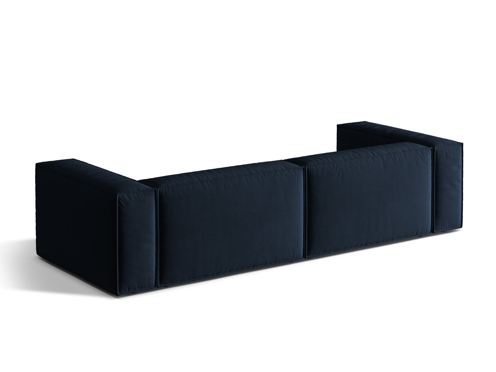 Entdecken Sie das elegante Nuria Velour Sofa von Micadoni – ein 5-Sitzer, der mit seinem modernen Design und erstklassigem Komfort Ihr Zuhause bereichert.