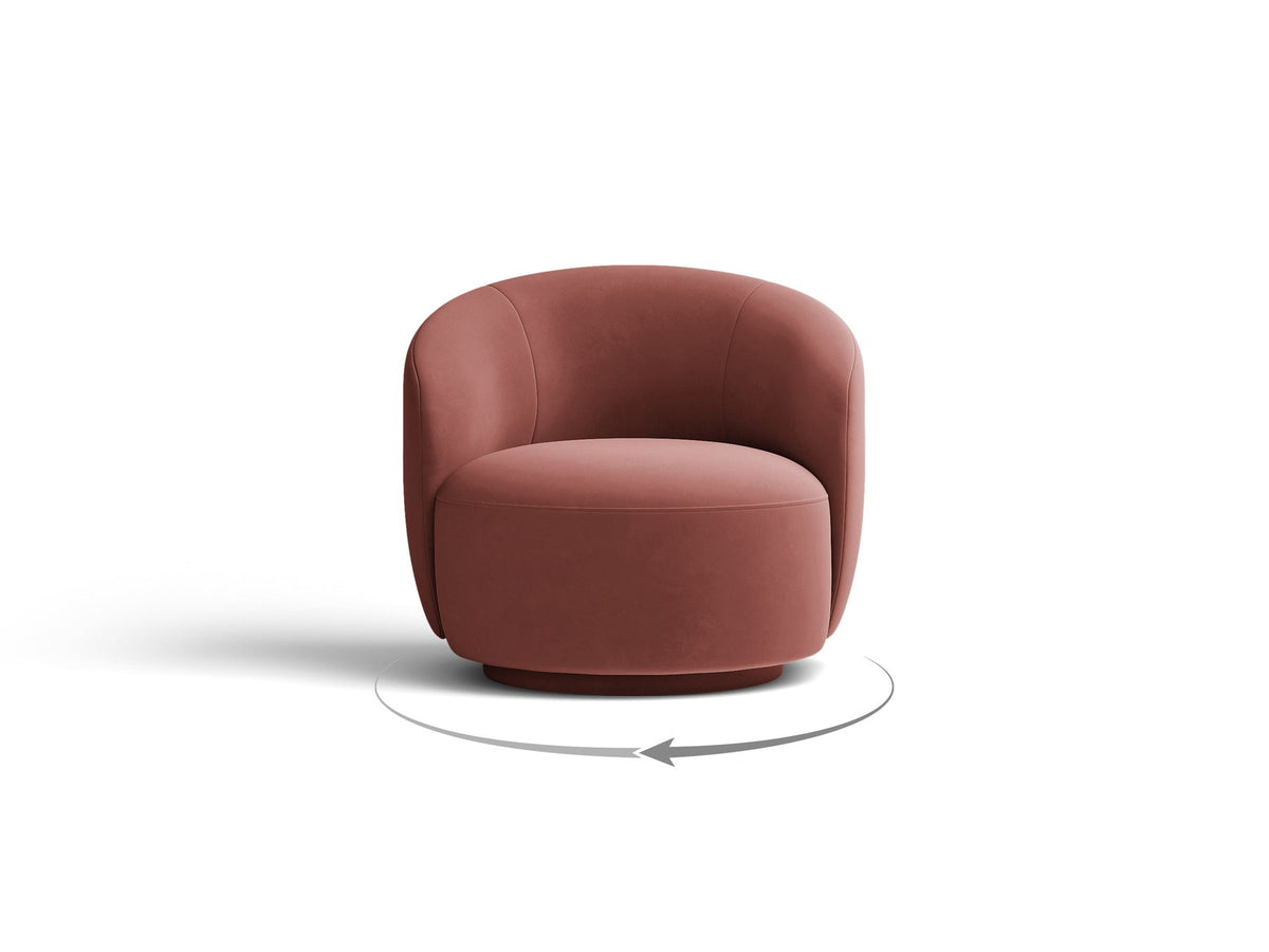 Drehbarer Sessel Letizia in leichtem Beige mit Chenille-Stoffbezug, gepolsterter Sitzfläche und niedrigen, stoffbezogenen Beinen.