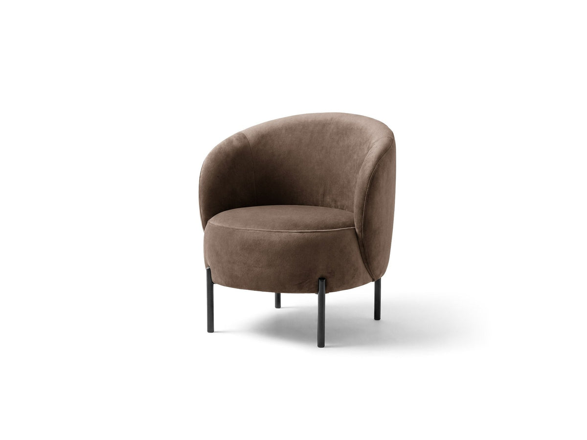 Terrakottafarbener Amalta Armsessel von Micadoni mit Stoffbezug aus der Kollektion Salvador und Beinen aus Stahl, kompakte Sitzform.