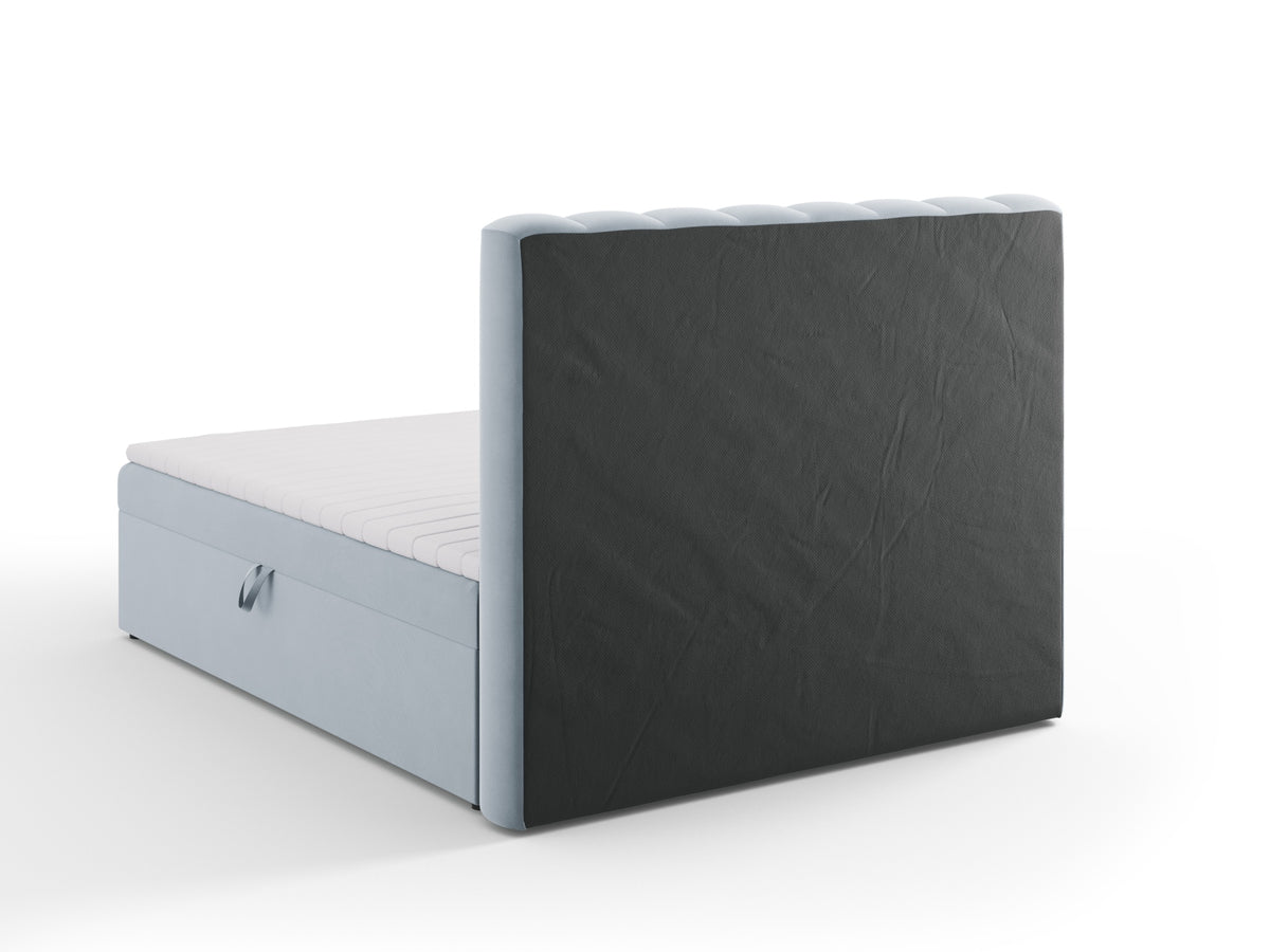 Kelp Boxspringbett Set 160cm: Headboard + Box Springs/Matratze + Matratze Topper in Light Blue-Bluvel präsentiert im Onlineshop von KAQTU Design AG. Bett ist von Micadoni