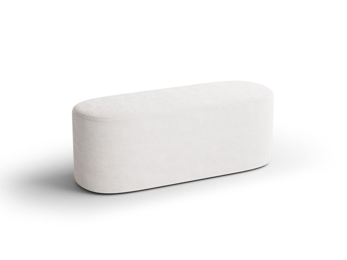 Weisse Sitzbank Dia von Micadoni mit gepolstertem Bouclé-Bezug, schwarzen Kunststoffbeinen und kompaktem, rechteckigem Design.